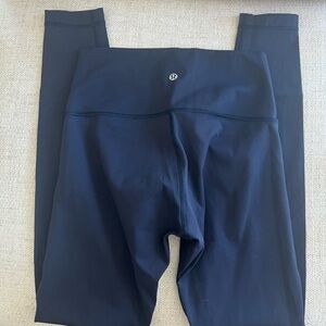 Lululemon navy blue high waisted leggings.